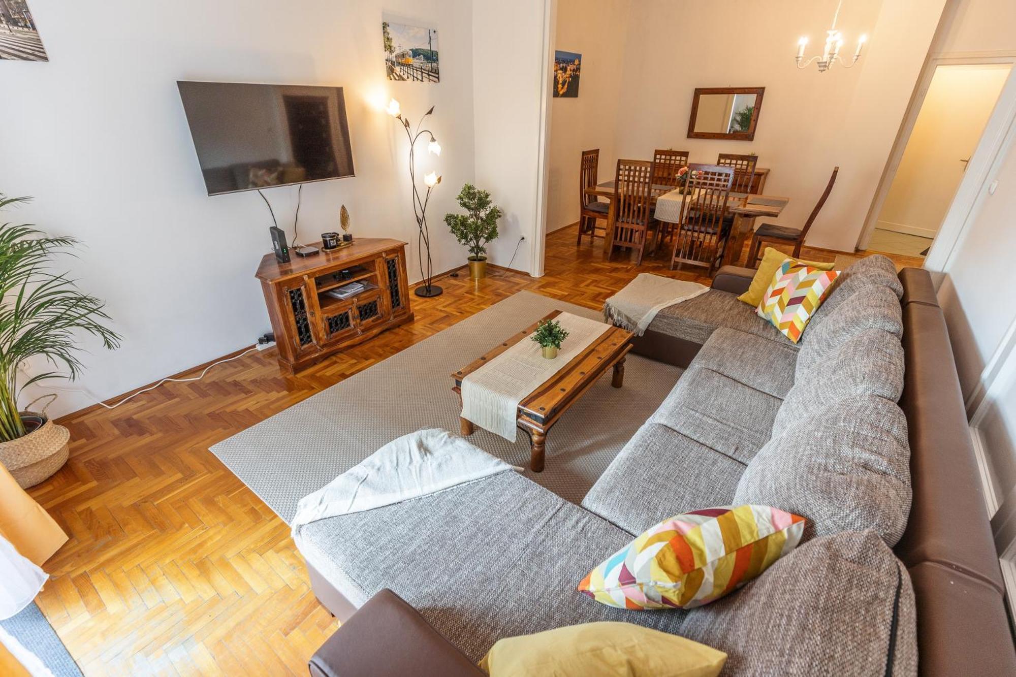 Bright & Spacious Riverside Apartment With Balcony Budapesta Exterior foto